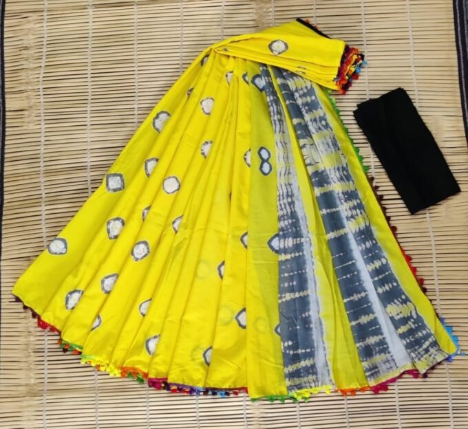 Yellow saree with pumpum