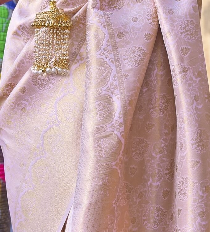 Light Pinkish Purple Handloom Silk Saree