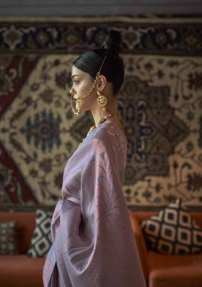Enchanting Lavender Copper Zari Handloom Weaving Silk Saree