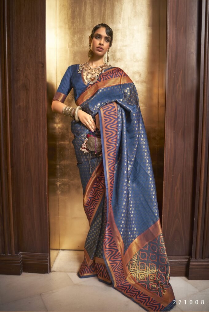 Elegant Navy Blue Silk Saree with Handloom Weaving