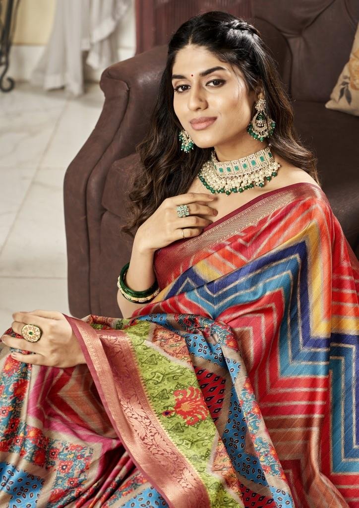 Wine & Roses: A Deep Dive into Elegance with this Dark Red Digital Printed Satin Saree